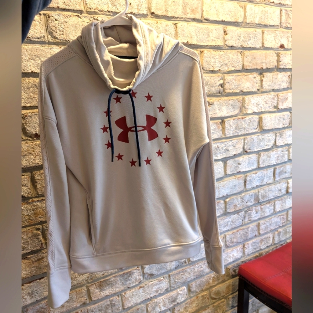 Under armour sweatshirt
